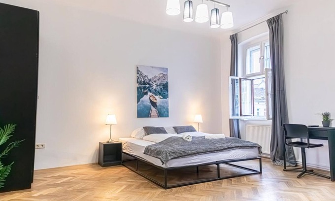 Neulerchenfeld Wohnung | Spacious 2BR Apt. @ Wiener Stadthalle/Well Located