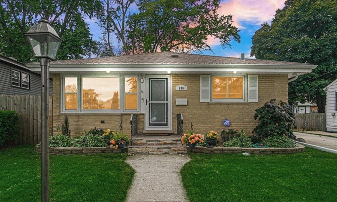 Bartlett Wohnung | Spacious 3-bedroom apartment with AC,WiFi in charming Bartlett,free washer/dryer