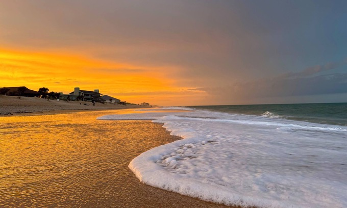 Marineland Acres Haus | Spacious 3BR Beach House, Hot Tub, Walk to Ocean – Dog Friendly