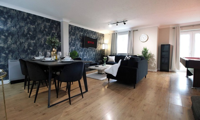 Grangetown Haus | Spacious 3BR On Cardiff Bay| Free Parking| Weekly & Monthly Discounts