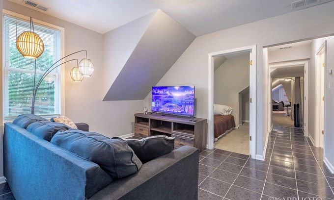 Ducktown Wohnung | Spacious 4-bedroom apartment with AC and WiFi in terrific Chicago