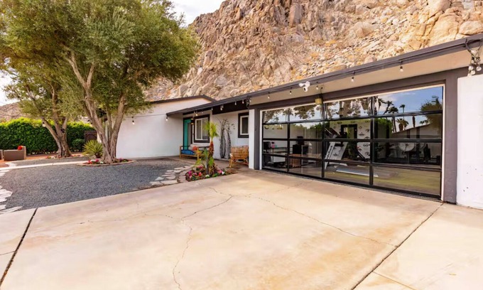 La Quinta Haus | Spacious 4-bedroom house with fitness room and Pool in fabulous La Quinta