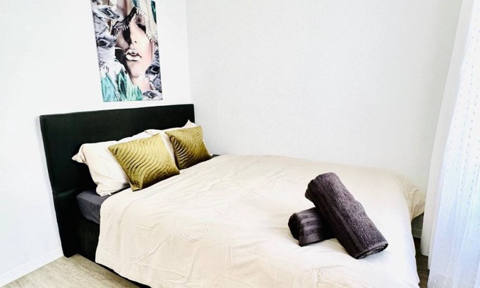 Grinzing Wohnung | Spacious 4BR Apt for up to 12P; 10Min to FAC Platz