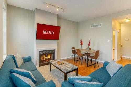 Soulard Wohnung | Spacious 4BR Soulard Duplex with Patio & Parking