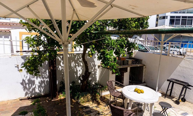 Se Wohnung | Spacious 5-bedroom apartment to 10 people in fabulous Faro with AC, WiFi