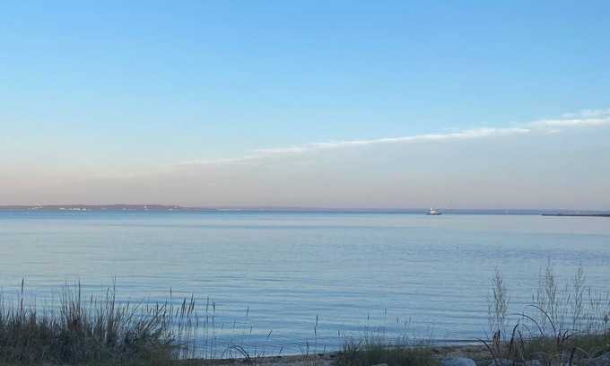 Mattapoisett Haus | Spacious 5-bedroom family vacation house in welcoming Mattapoisett.