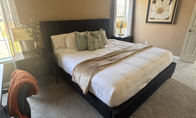 Cordova Haus | Spacious 5 BR- Plus open room with beds, Retreat in Cordova