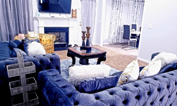 Duluth Haus | Spacious 5b/3b Home with Jetted tub 10 guests