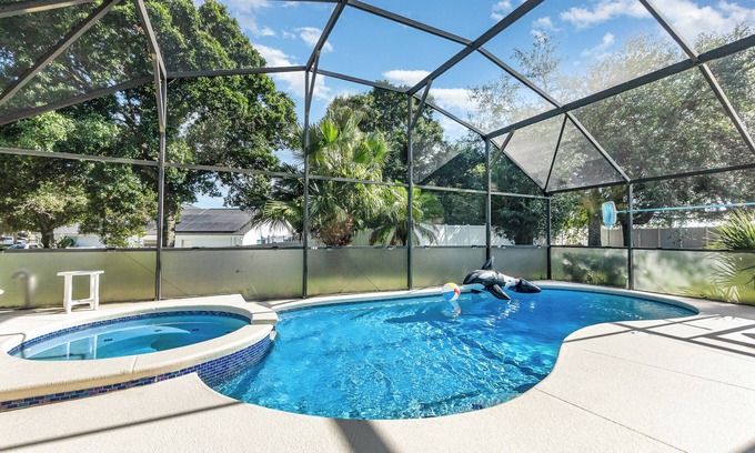 Orange Tree Haus | Spacious 5BR Villa w/ South-Facing Pool, Spa & Game Room Near Disney