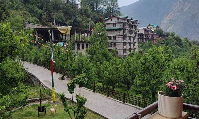 Manali Haus | Spacious 6-bedroom house with AC, WiFi in charming Sajla, Manali Road
