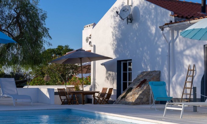 Vimieiro Villa | Spacious 7-bedroom extra large villa in its own 2..5 garden Venda Do Duque WiFi