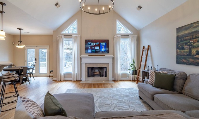 Woodstock Haus | Spacious 7BR for 12 | Private BKYD & New Amenities