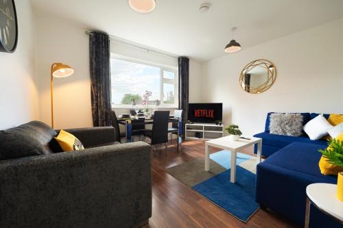 Hinckley Wohnung | Spacious and Bright 2 Bedroom Apartment, Sleeps 6, 1st Floor with Free Parking, Business and Leisure by Jesswood Properties