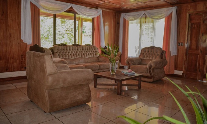 La Fortuna Sonstige | Spacious and comfortable house surrounded by nature