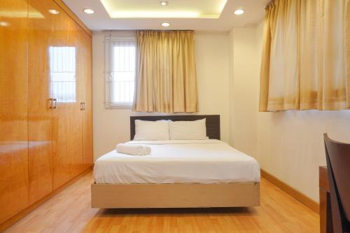 Pondok Indah Wohnung | Spacious and Homey 2BR at Nuasa Hijau Pondok Indah Apartment By Travelio