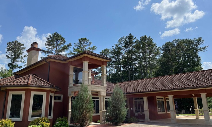 Wedowee Haus | Spacious and luxurious house on the lake, with guest boat slip and home theater