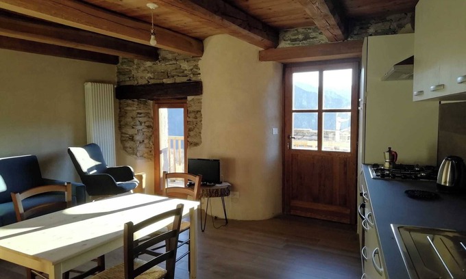 Morinesio Wohnung | Spacious apartment with balcony and wonderful view of the mountains.
