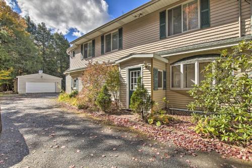 Windham Wohnung | Spacious Apt with Yard 3 Mi to Windham Mountain
