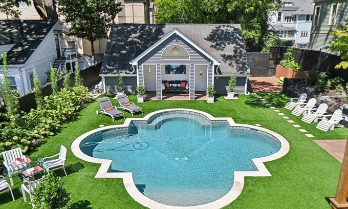 Midtown Haus | Spacious Atlanta Mansion. 6-bed 5 Bath home with pool & sauna. near Piedmont