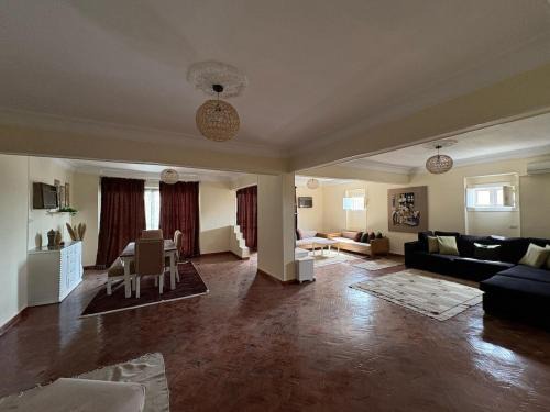 Zamalek Wohnung | Spacious Boho 3BR 3BA in Zamalek