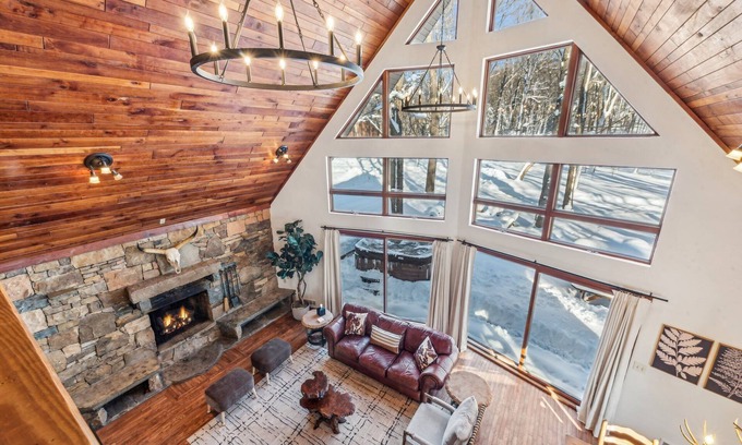 Stahlstown Kabine | Spacious Cabin-Laurel Highlands-Bike-Hike-Raft-Ski-Golf, Black Fern Cabin