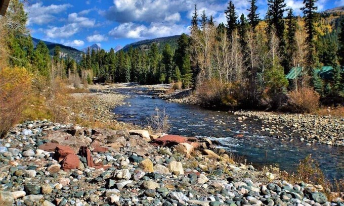 Bayfield Kabine | Geräumige Hütte direkt am Vallecito Creek mit herrlichem Blick