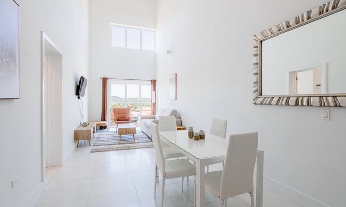 Turibana Eigentumswohnung | Spacious Condo *6 min drive to the Beach*
