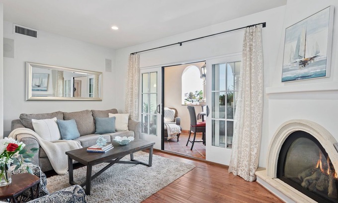 Laguna Eigentumswohnung | Spacious Condo in Luxury Downtown Complex