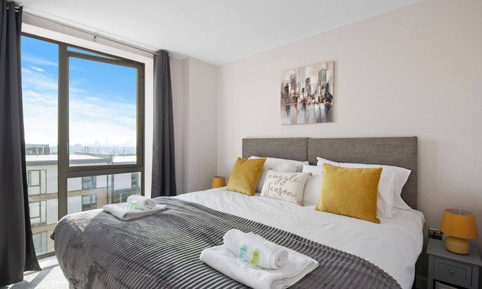 Whittington Wohnung | ✪ Spacious Cosy ✪ Netflix ✪ Parking ✪ Colindale St