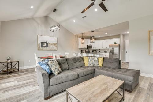 Dothan Haus | Spacious Dothan Home about 4 Mi to Downtown!