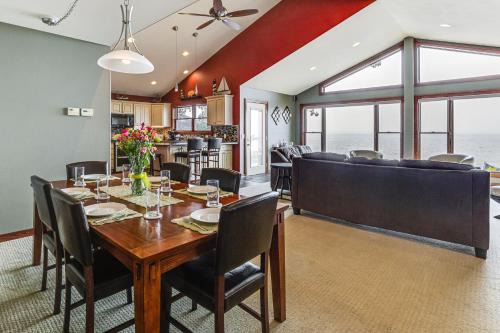 Lake Koshkonong Haus | Spacious Edgerton Home with Private Beach and Views!