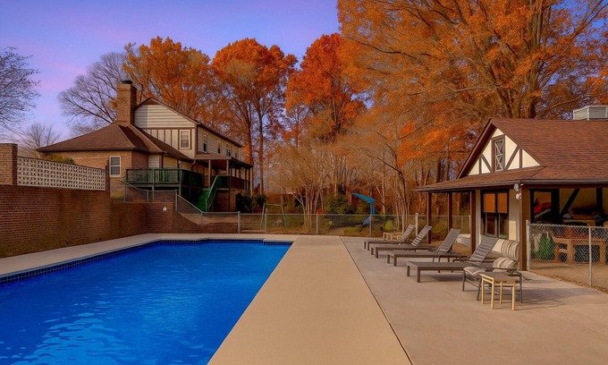 High Point Haus | Spacious Estate - Pool, Games, Karaoke, Sleeps 16!