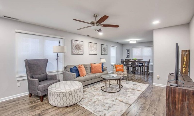 Bowling Green Haus | Spacious Executive Suite Downtown Bowling Green