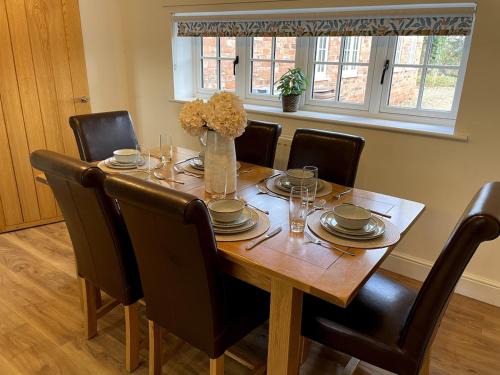 Tarporley Haus | Spacious Family Friendly Cottage