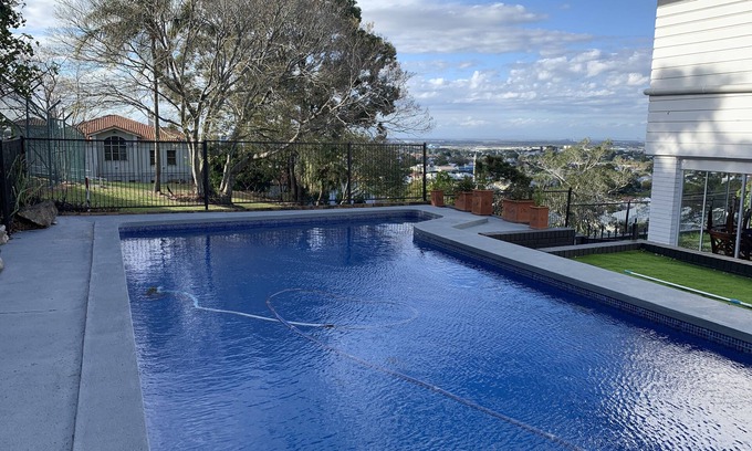Ascot Haus | Spacious Family Home in Ascot