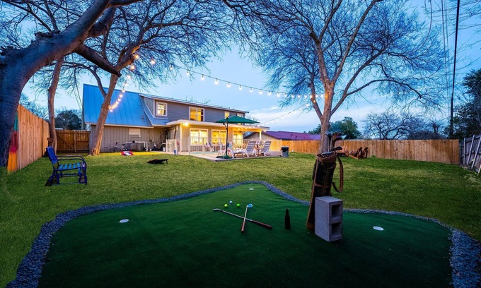 North San Antonio - SAT Haus | Spacious Family Escape near Top City Attractions w/Pool, Gameroom, and More .