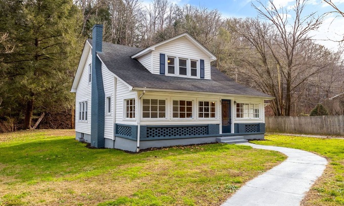 Frenchburg Sonstige | Spacious Farmhouse Near Red River Gorge Sleeps 12