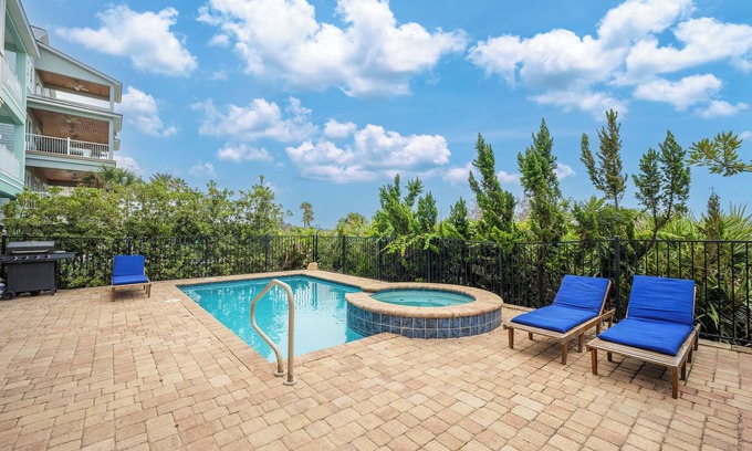 Palm Coast Haus | Sea Gem, 8 Schlafzimmer, Schlafmöglichkeiten für 16, Cinnamon Beach, privater Pool, Aufzug