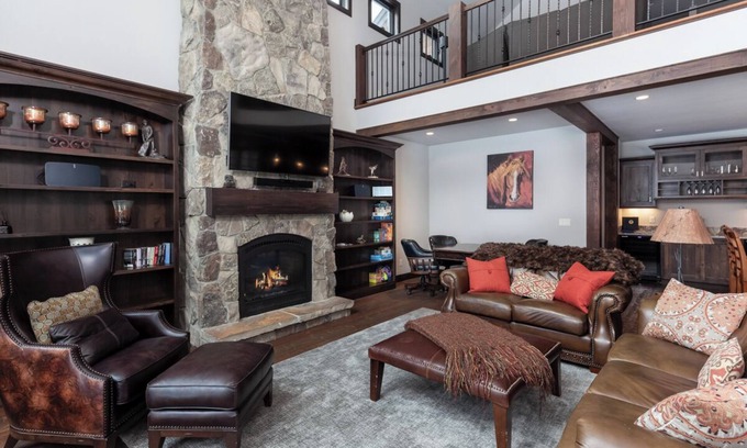 Whitefish Wohnung | Spacious Home w/Resort Amenities l Full Kitchen, Nature Trails & Fireplace