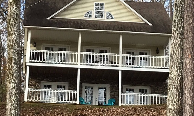 Iuka Haus | Pickwick Hills Lakeview Retreat