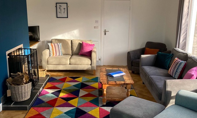 Crynant Haus | Spacious house close to Rhossili Bay & Wales Coastal Path