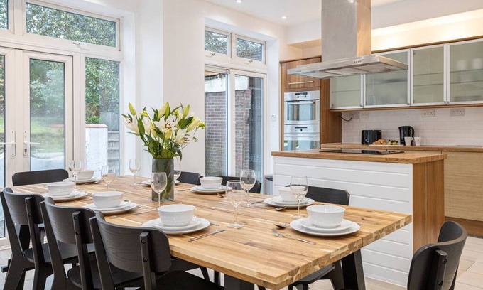 Manchester Haus | Spacious House With Parking Near Heaton Park