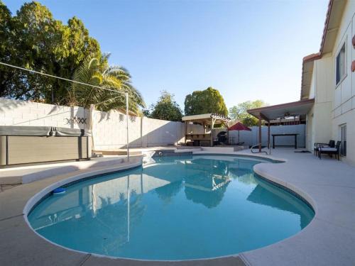 Deer Valley Haus | Spacious house with pool heater, hot tub, billiards