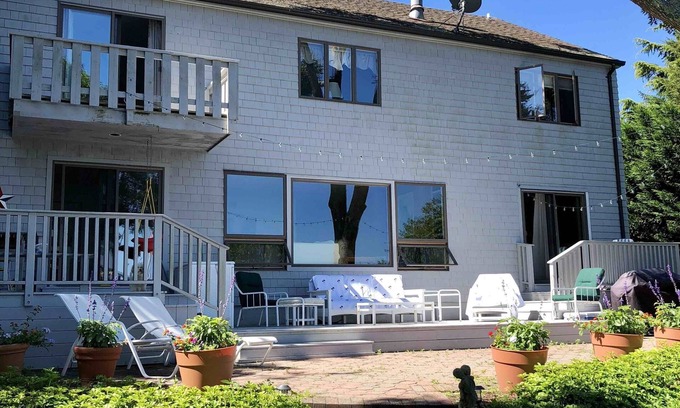 Sag Harbor Haus | Geräumig, makellos 5 BR, 4 Bath Home mit Blick auf die Bucht und den Sonnenuntergang, familienfreundlich