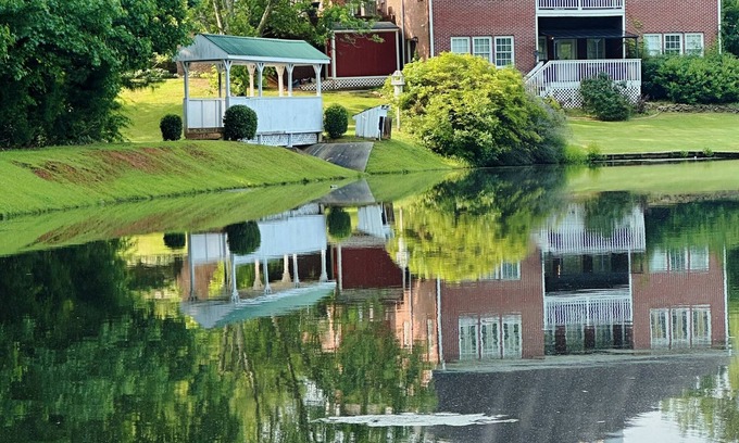 Conyers Haus | Spacious Lake House with Game Room & Family Amenities and Pc gaming