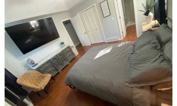 Shawnee Haus | Spacious Large Group and Family Friendly Get Away!