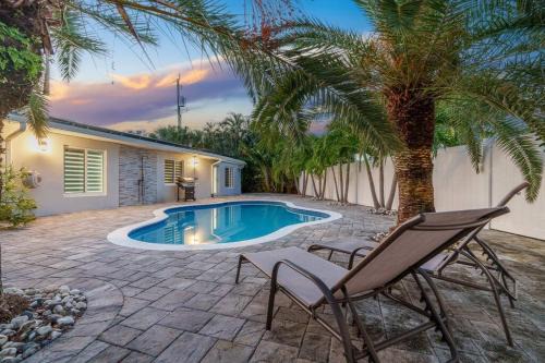 Coral Ridge Wohnung | Spacious Living w/Heated Pool + Outdoor Patio