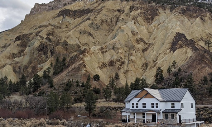 Sevier Kabine | Spacious lodge viewing the Big Rock Candy Mountain