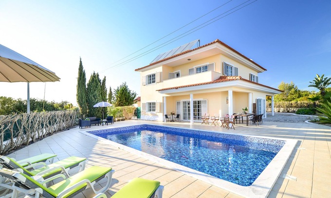 Mato Serrao Villa | Geräumige, moderne Villa mit privatem Pool und Meerblick