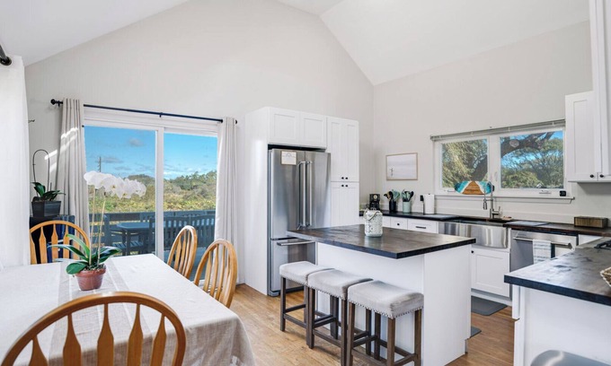 Montauk Haus | Spacious Montauk Home Minutes to Ditch Plains Beach and Montauk Point.